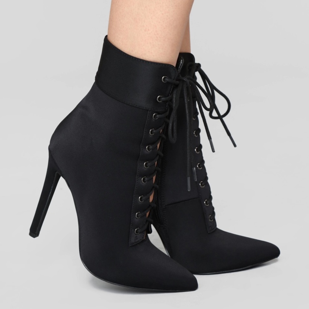 FASHION NOVA BOOTIES